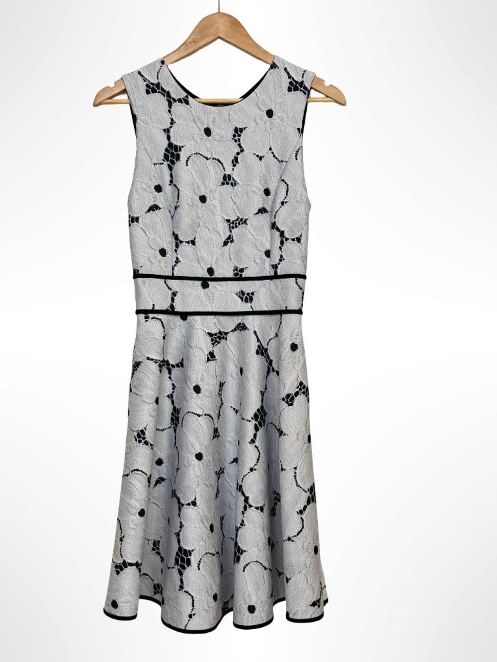 CYNTHIA ROWLEY Fit and Flare Floral Scuba Dress Black White Gray Size 6